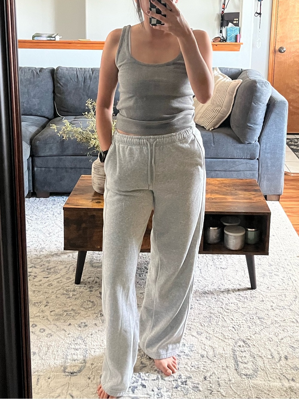 Bundle of Sweatpants - Picture 3 of 12